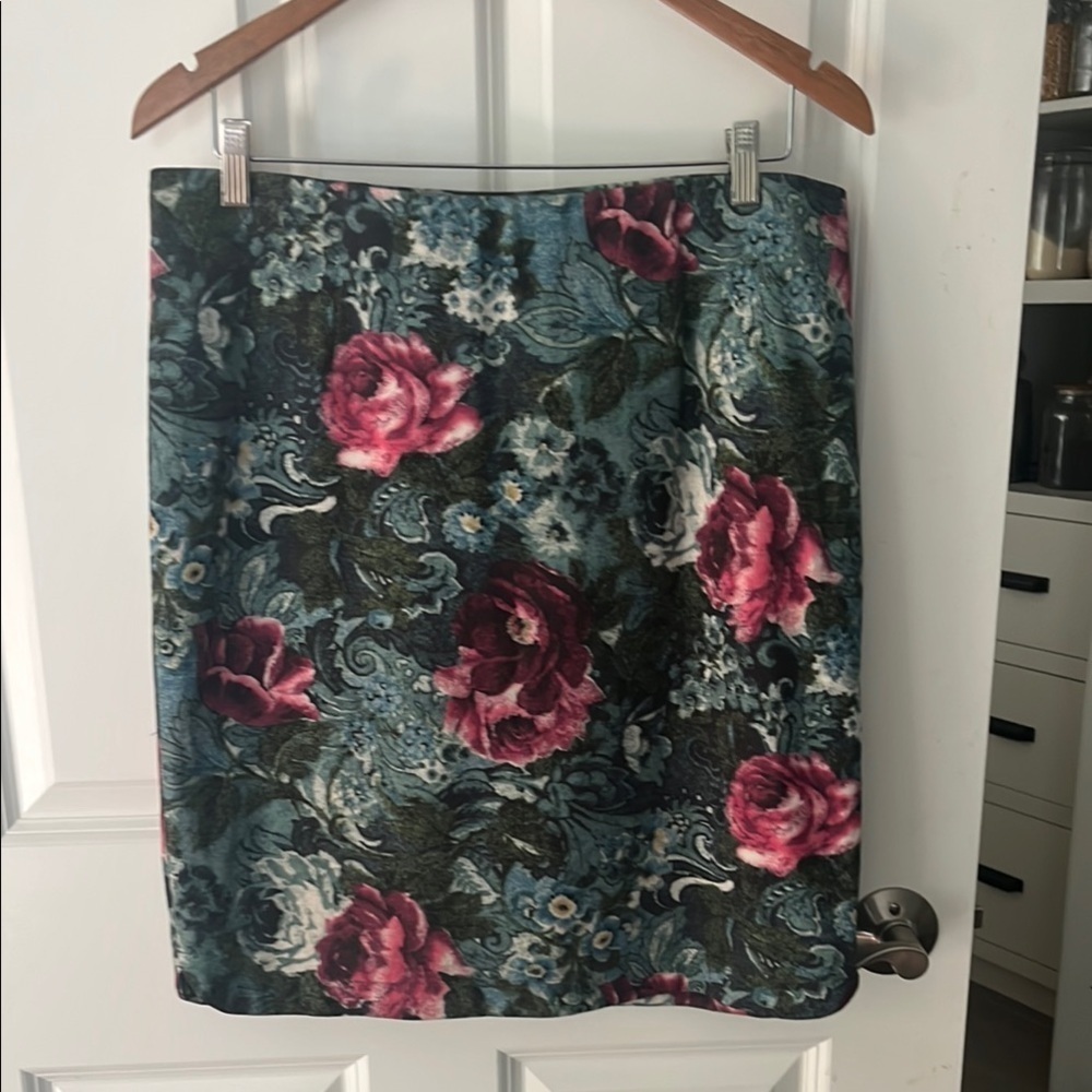 J. Jill Ponte floral stretch mini skirt size medium elastic waist rose